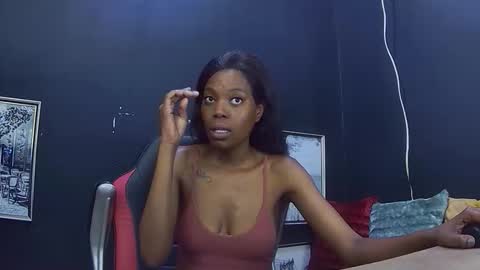 Snapshot of ebonydivaxx chatting on 09.11.25 kimberley online show from 09.11.25