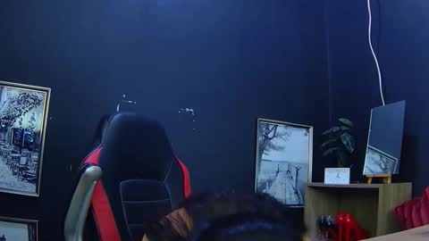 Snapshot of ebonydivaxx chatting on 09.18.25 kimberley online show from 09.18.25