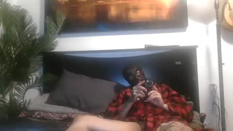 Snapshot of ebonynrandybone18 chatting on 12.18.25 EbonyNRandybone online show from 12.18.25