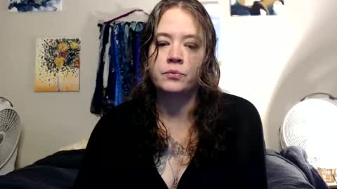 Snapshot of echosol17 chatting on 10.05.25 Weird Echo online show from 10.05.25