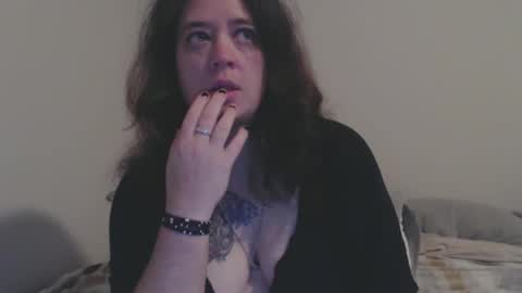 Snapshot of echosol17 chatting on 10.08.25 Weird Echo online show from 10.08.25