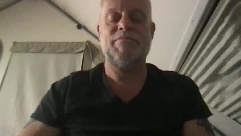 Snapshot of ecstaticz chatting on 11.17.25 Z online show from 11.17.25