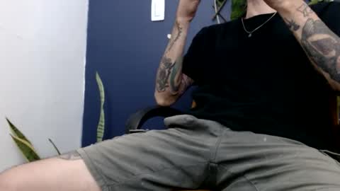 Snapshot of ed_big_cock chatting on 10.05.25 Edd Gallego online show from 10.05.25