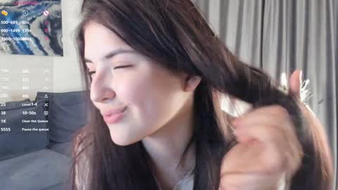 Snapshot of edabayse chatting on 12.23.24 Viola online show from 12.23.24