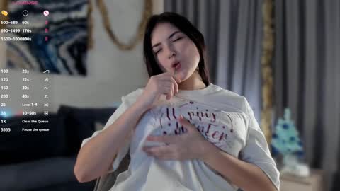 Snapshot of edabayse chatting on 12.25.24 Viola online show from 12.25.24