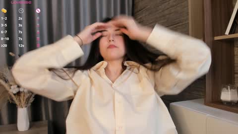 Snapshot of edabayse chatting on 02.05.25 Viola online show from 02.05.25