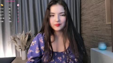 Snapshot of edabayse chatting on 02.10.25 Viola online show from 02.10.25