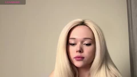 Mia online show from 03.28.26