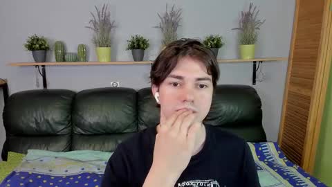 Snapshot of edgar_ray chatting on 12.15.25 Edgar online show from 12.15.25