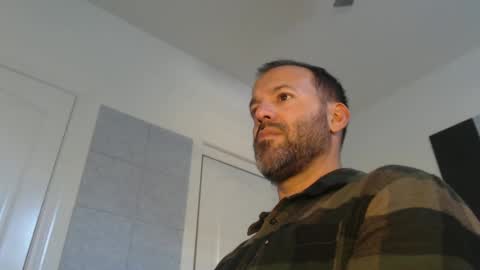 Snapshot of edge_masters chatting on 12.24.24 EdgeM online show from 12.24.24