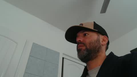 Snapshot of edge_masters chatting on 01.01.25 EdgeM online show from 01.01.25