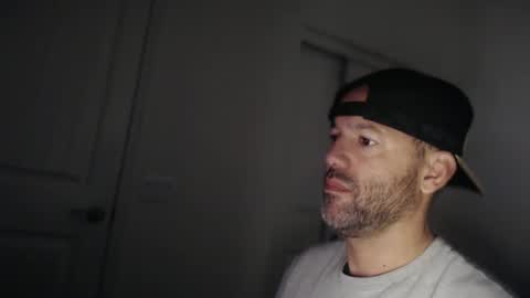 Snapshot of edge_masters chatting on 11.26.25 EdgeM online show from 11.26.25