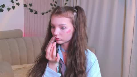 Lisa  online show from 02.23.25