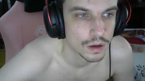 Snapshot of edm4rk chatting on 11.28.25 Marko online show from 11.28.25