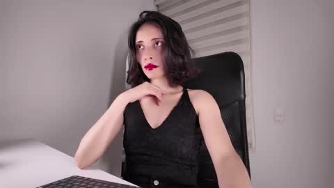 Snapshot of edranah chatting on 10.23.25 Edranah online show from 10.23.25