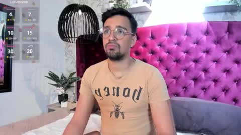 Snapshot of edward_maxx chatting on 02.17.26 Eduardo online show from 02.17.26