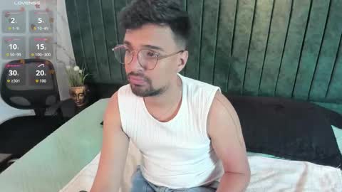 Snapshot of edward_maxx chatting on 02.20.26 Eduardo online show from 02.20.26