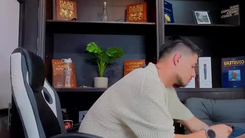 Edward Ross online show from 10.02.25