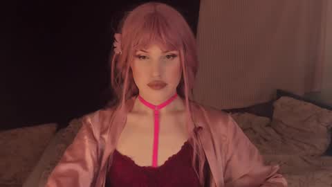 Effie Mur online show from 12.21.24