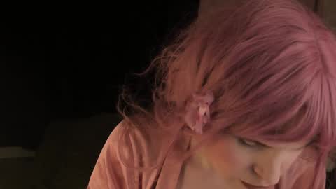 Effie Mur online show from 12.29.24