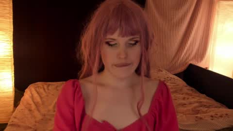 Effie Mur online show from 02.08.25