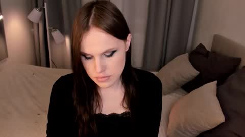 Effie Mur online show from 03.11.26