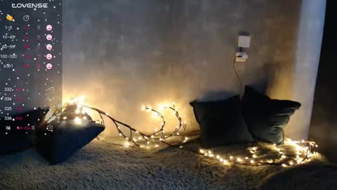 Snapshot of effy_gray chatting on 02.11.25 Anna online show from 02.11.25