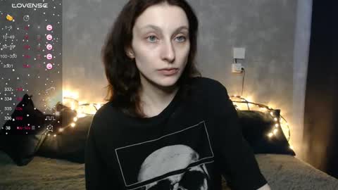 Snapshot of effy_gray chatting on 02.16.25 Anna online show from 02.16.25