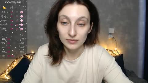 Snapshot of effy_gray chatting on 02.25.25 Anna online show from 02.25.25