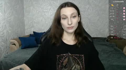 Snapshot of effy_gray chatting on 04.28.26 Anna online show from 04.28.26