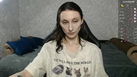 Snapshot of effy_gray chatting on 06.21.26 Anna online show from 06.21.26