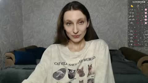Snapshot of effy_gray chatting on 07.16.26 Anna online show from 07.16.26