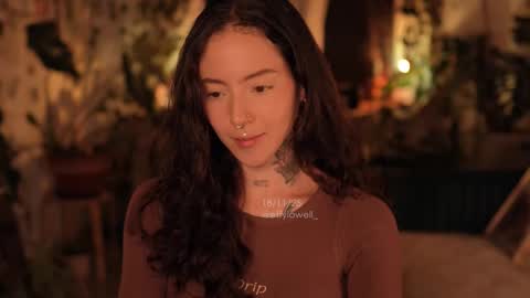 Snapshot of effylowell_ chatting on 11.19.25 Effy online show from 11.19.25