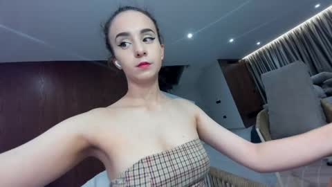 Snapshot of ehotlovea chatting on 05.14.26 Erik and Alice online show from 05.14.26