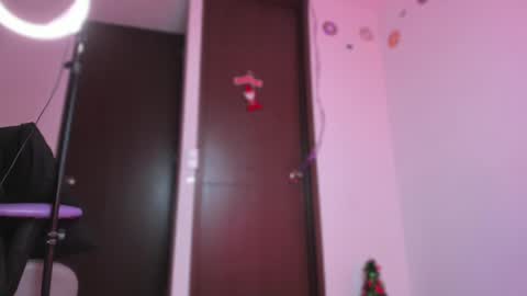 eileen_pinkman online show from 12.24.24