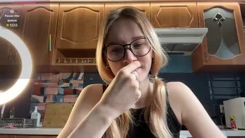 eileencrowday online show from 04.14.26