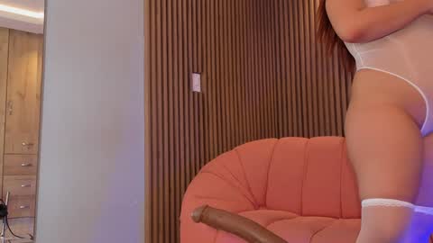 Snapshot of eilin_clio chatting on 12.17.24 Eilin online show from 12.17.24