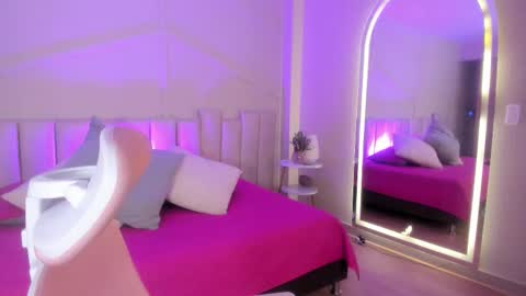 Snapshot of eimmy_bm chatting on 11.30.25 eimmy_bm online show from 11.30.25