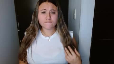 EIMY   MODEL INDEPENDENT online show from 11.11.25