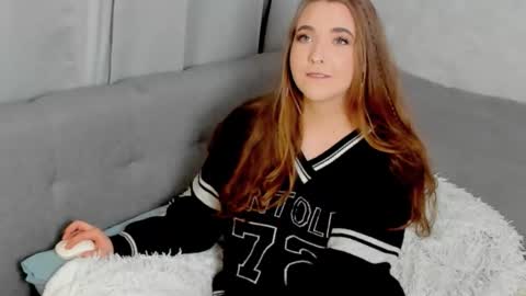 Snapshot of eirawise chatting on 11.27.25 EiraWise online show from 11.27.25