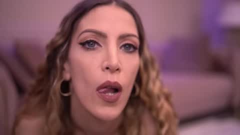 Ella online show from 11.08.25