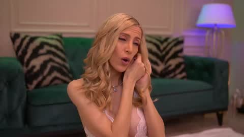 Ella online show from 04.19.26