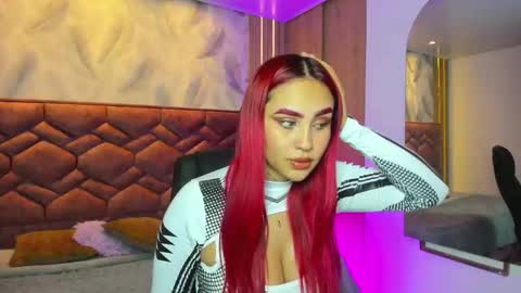 Snapshot of elaia_muller chatting on 10.14.25 Elaia online show from 10.14.25