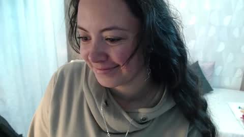 Snapshot of elamurray chatting on 10.29.25 elamurray online show from 10.29.25