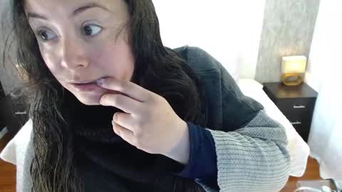 Snapshot of elamurray chatting on 11.03.25 elamurray online show from 11.03.25