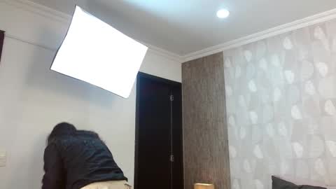 Snapshot of elamurray chatting on 11.05.25 elamurray online show from 11.05.25