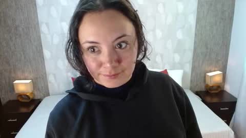 Snapshot of elamurray chatting on 11.13.25 elamurray online show from 11.13.25