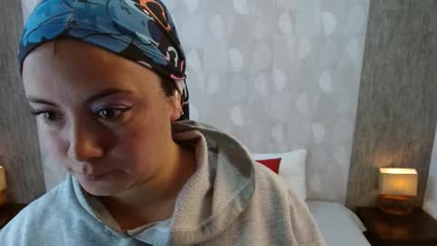 Snapshot of elamurray chatting on 11.26.25 elamurray online show from 11.26.25