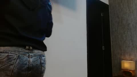 Snapshot of elamurray chatting on 12.01.25 elamurray online show from 12.01.25