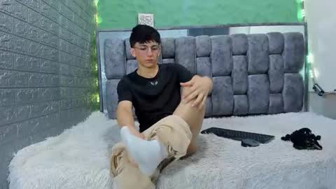 Elan Giralon online show from 04.16.26